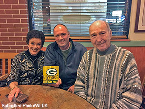 Bart and Cherry Starr meeting a fan 11/25/15.